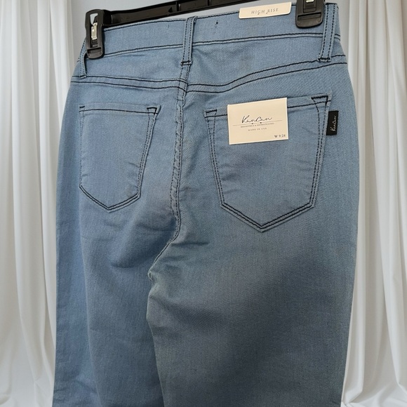High waisted stretchy jeans multiple sizes, light blue - Picture 6 of 8